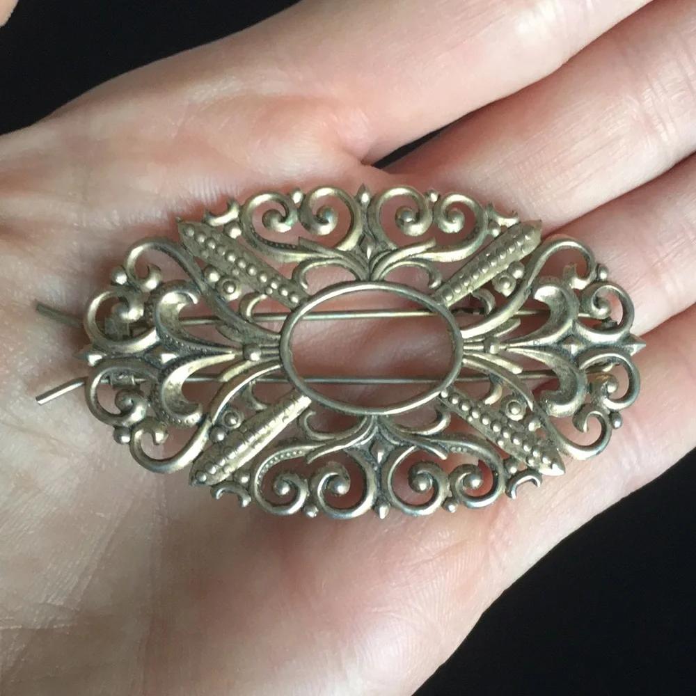 Elegant Vintage Hair Clip